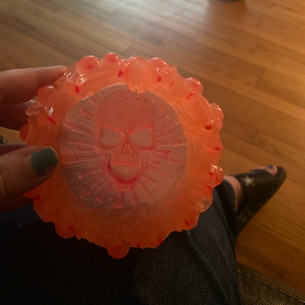 Customized ash tray